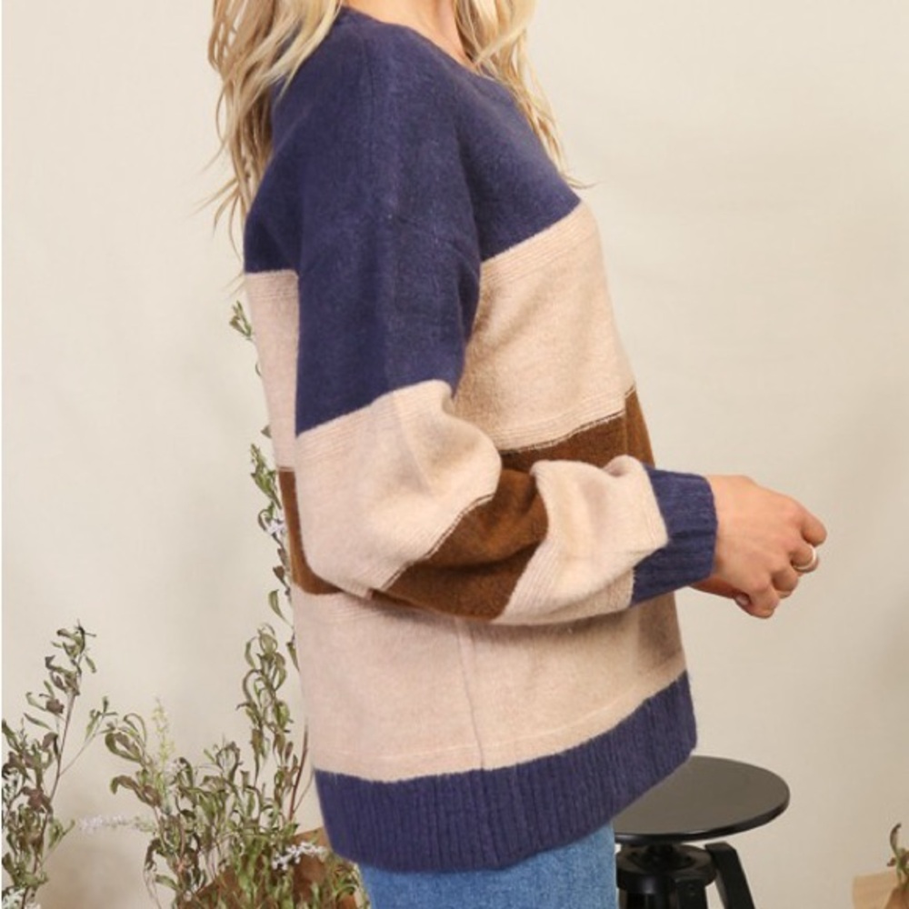 Long Sleeve Colorblock Knit Sweater - Picture 3 of 4